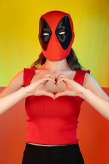 Deadpool Dokulu ve Mıknatıslı Kask