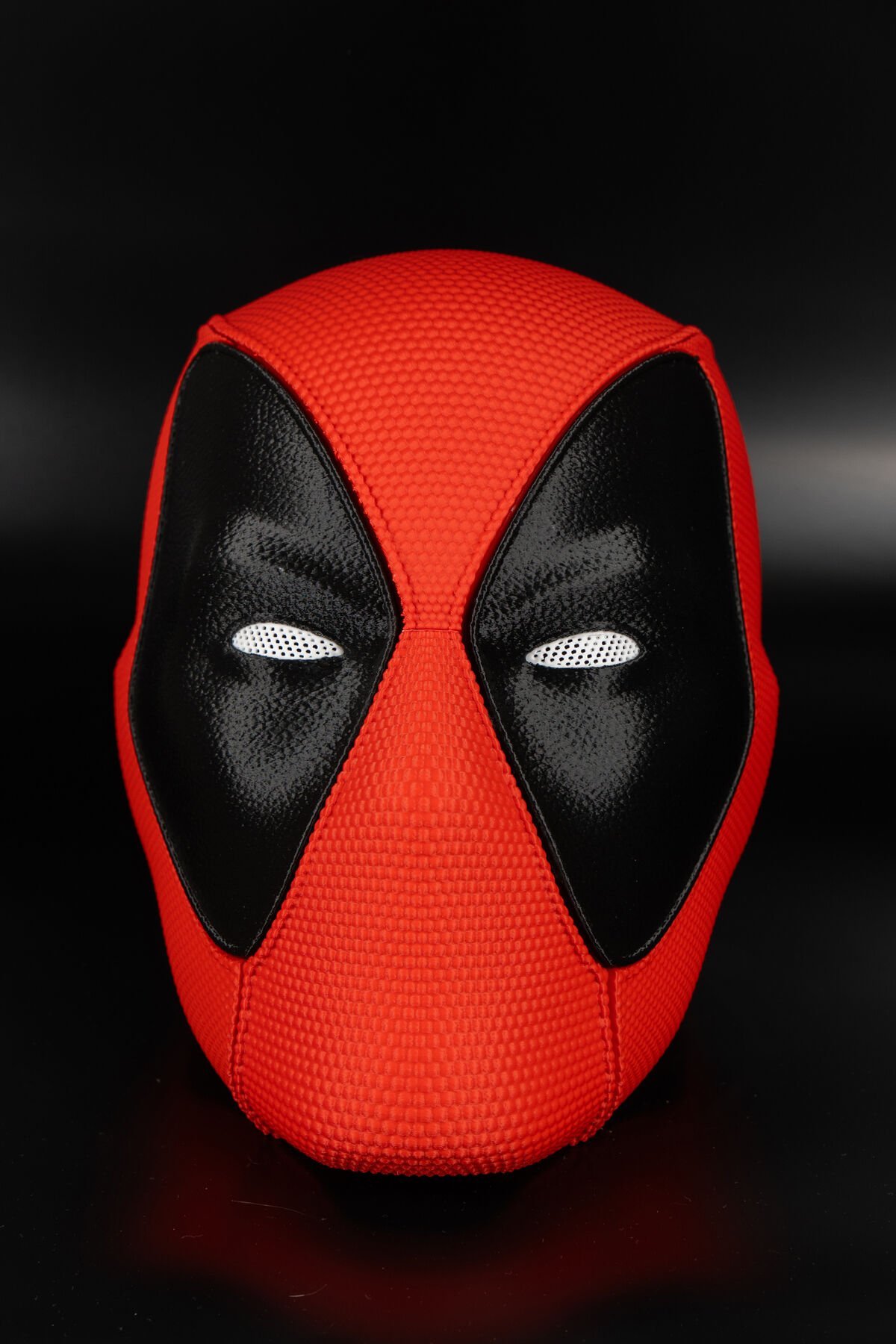 Deadpool Dokulu ve Mıknatıslı Kask